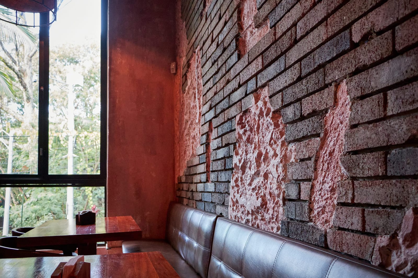 Dos Santos Cantina con enchape Romano